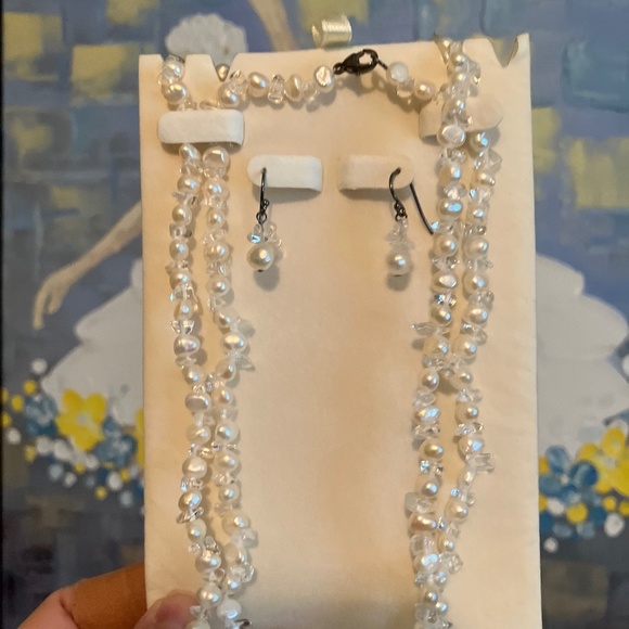 Pearl Necklace and Earrings! - Picture 1 of 5